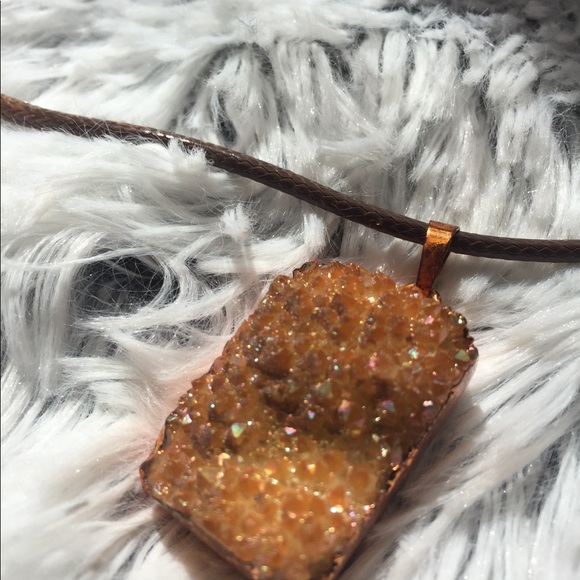 Crystal necklace - Picture 2 of 3